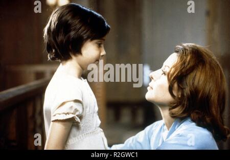 Cría Cuervos Year : 1976 Spain Director : Carlos Saura Ana Torrent.
