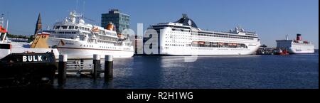 ... tired of kiel harbor scene with cruiser Stock Photo