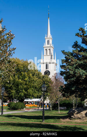 Park with Trinity Church in Newport in USA Stock Photo