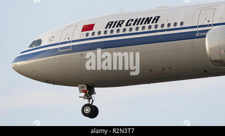 Richmond, British Columbia, Canada. 29th Aug, 2018. An Air China Airbus A330-300 (B-8386) wide-body jetliner on short final approach for landing. Credit: Bayne Stanley/ZUMA Wire/Alamy Live News Stock Photo