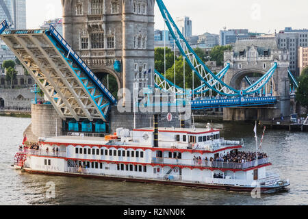 England, London, Paddle Steamer Dixie Queen Passing Through Tower Bridge Stock Photo