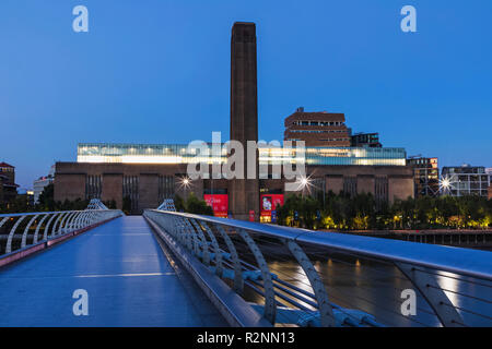 England, London, Bankside, Tate Modern Gallery and Millenium Bridge Stock Photo