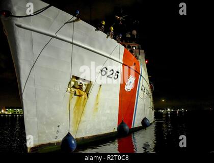 US COAST GUARD RELIANCE CLASS CUTTER CGC ALERT '630' Stock Photo - Alamy