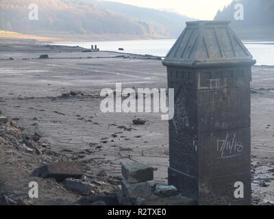 reservoir derwent ladybower ruins derbyshire peak district levels low water drowned village remains exposed alamy demolished normally hall