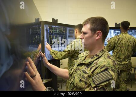 GROTON, Conn. (Nov. 6, 2018) – Machinist’s Mate (Auxiliary) 1st Class ...