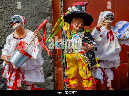 Red Lucky-charm Horn representing three Pulcinella's masks h 25