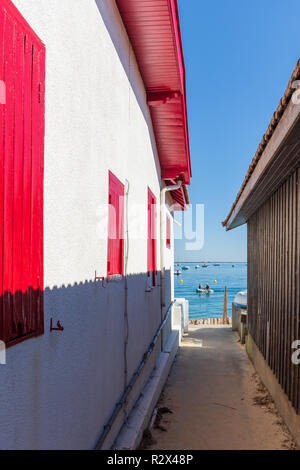 Arcachon Bay (France), fishers houses in the oyster village of L'Herbe, a conservation area near the Cap Ferret Stock Photo