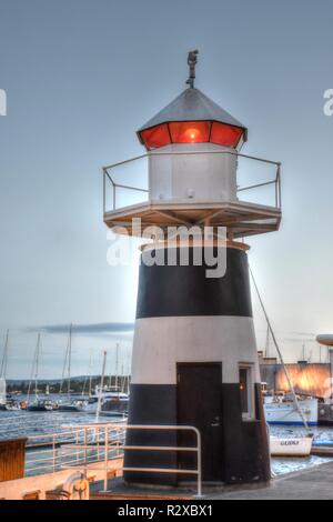 Oslo, Aker Brygge, Einkaufszentrum, Leuchtturm, Leuchtfeuer, Zentrum, Hafen, Stadthafen, Licht, Lampe, Beleuchtung, Fahrwasser, Fähre, Sicherheit Stock Photo