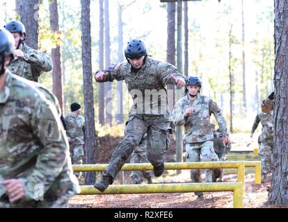 95th competed obstacle assigned airborne warfare challenging esprit camaraderie physically bde