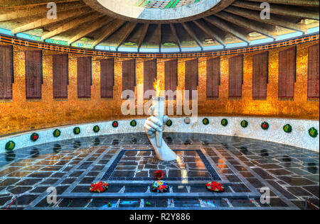 Katta eshak bilan striptiz