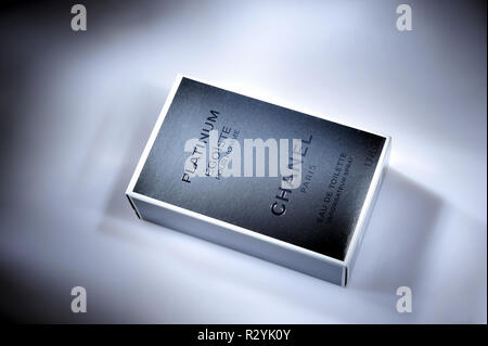 Chanel, platinum, Egoiste, box, business, sale, black friday, Chanel  Platinum Egoiste Stock Photo - Alamy