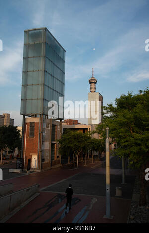 Johannesburg, South Africa, 20 November, 2018. The moon rises over Constitution Hill. The Constitutional Court is situated on Constitution Hill, where the Apartheid government in the past held prisoners, including Nelson Mandela. Credit: Eva-Lotta Jansson/Alamy Live News Stock Photo