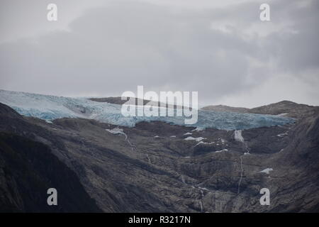 Gletscher, Svartisen, Svartisengletscher, Saltfjellet, Nationalpark, Fjord, Holandsfjorden, Nordfjorden, Schnee, Eis, Eisschicht, kalt, mächtig, Zunge Stock Photo