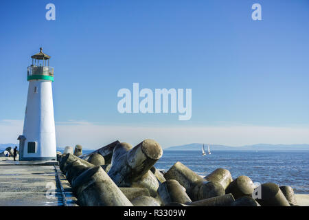 Santa Cruz Breakwater Lighthouse, Walton Lighthouse at the end of a jetty protected by dolosse, Santa Cruz, California Stock Photo