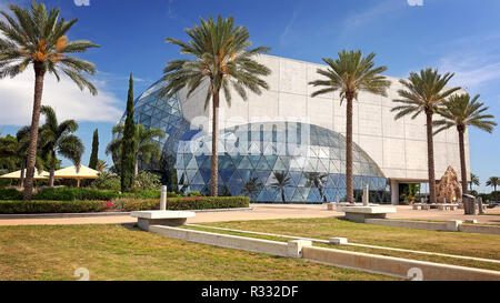 ST PETERSBURG, FLORIDA - MAY 29th: Exterior of the Salvador Dali Museum in St Petersburg, Florida on May 29th, 2016. Stock Photo