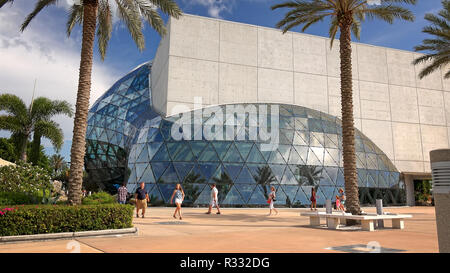 ST PETERSBURG, FLORIDA - MAY 29th: Unidentified visitors walk in front of the Salvador Dali Museum in St Petersburg, Florida on May 29th, 2016. Stock Photo