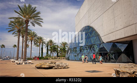 ST PETERSBURG, FLORIDA - MAY 29th: Unidentified visitors walk past the Salvador Dali Museum in St Petersburg, Florida on May 29th, 2016. Stock Photo