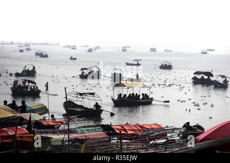 Allahabad, India. 20th Nov, 2018. The view of Sangam at Allahabad. Allahabad host kumbh mela in 2019. Credit: Shasi Sharma/Pacific Press/Alamy Live News Stock Photo