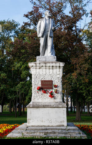 Statue of Lenin on Uspenskaya Ploshchad, Uglich, Yaroslavl Oblast, Northern Russia. Stock Photo