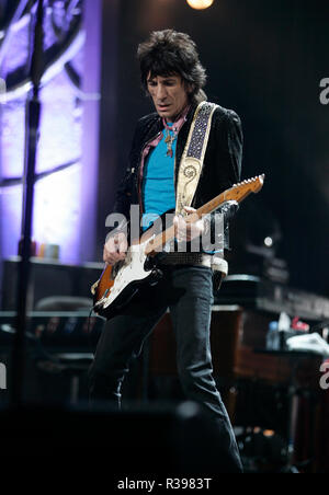 Ronnie Woods performs in concert with The Rolling Stones at the Bank Atlantic Center in Sunrise, Florida on MArch 12, 2006. Stock Photo