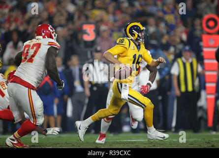 Los Angeled, CALIFORNIA, USA. 19th Nov, 2018. Los Angeles Rams Jared Goff runs the ball against the Kansas City Chiefs at the Los Angeles Memorial Coliseum on Monday, Nov. 19, 2018. Credit: KC Alfred/ZUMA Wire/Alamy Live News Stock Photo