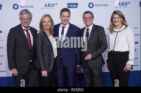 Berlin, Germany. 22nd Nov, 2018. Peter Frey (l-r), ZDF Editor-in-Chief, Patricia Schlesinger, RBB Director-General, Norbert Himmler, ZDF Programme Director, Volker Herres, ARD Programme Director, and Tina Hassel, Director of the ARD Capital Studio in Berlin, come to the ARD Capital Meeting. Credit: Jörg Carstensen/dpa/Alamy Live News Stock Photo