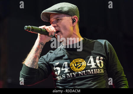 Al Barr, lead singer for the Dropkick Murphys, singing for a stadium full  of fans at Fenway Park, Boston Stock Photo - Alamy