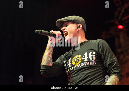 Al Barr, lead singer for the Dropkick Murphys, singing for a stadium full  of fans at Fenway Park, Boston Stock Photo - Alamy