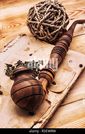 old style tobacco pipe Oak Bent Billiard (44) smoking pipe tobacco a glass