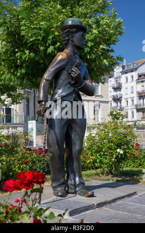 Charlie Chaplin statue on the Quai Perdonnet promenade beside lac Léman (Lake Geneva), Vevay, Switzerland Stock Photo