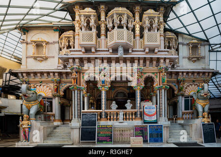 09—Nov-2017-Babu Amichand Panalal Jain Temple-97, Walkeshwar Rd, Walkeshwar, Malabar Hill, Mumba MAHARASHTRA INDIA asia Stock Photo