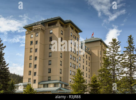 LAKE LOUISE, AB, CANADA - JUNE 2018: The Fairmont Chateau Lake Louise hotel in Alberta, Canada. Stock Photo