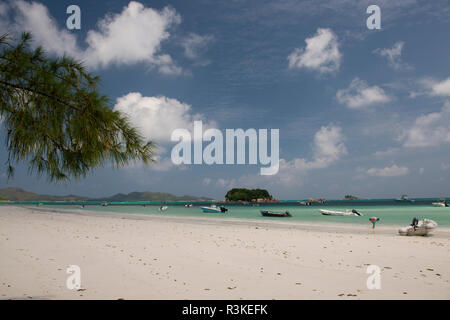 Seychelles, Praslin. Cote D'Or, one of the most beautiful beaches on the island. Stock Photo