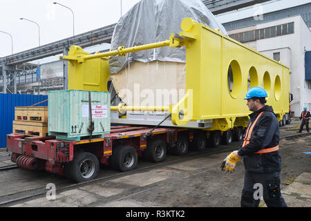 Pilsen, Czech Republic. 23rd Nov, 2018. Doosan Skoda Power engineering company prepares transport of 150 MW steam turbine to Nigeria, Pilsen, Czech Republic, on Friday, November 23, 2018. Credit: Miroslav Chaloupka/CTK Photo/Alamy Live News Stock Photo