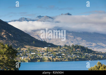 New Zealand, South Island, Otago, Queenstown, elevated town view with Lake Wakatipu, dawn Stock Photo