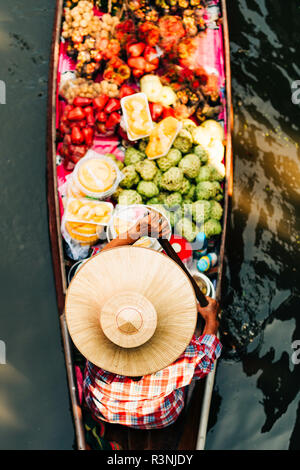 Damnoen Saduak floating market in Ratchaburi, Thailand just west of Bangkok Stock Photo