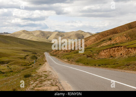 asphalt road Darkhan-Ulaanbaatar in Mongolia Stock Photo