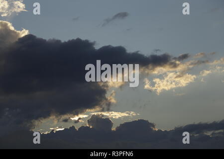 Many different kinds of clouds to spot in the sky Stock Photo - Alamy
