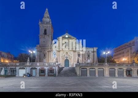 Italy, Sicily, Ragusa, Ragusa Cathedral (Duomo de Ragusa) at dawn Stock Photo