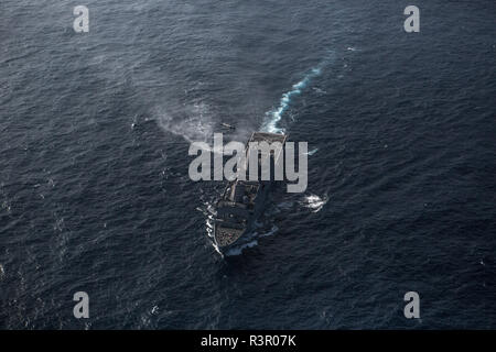 The U.S. Navy San Antonio-class amphibious transport dock ship USS Somerset (LPD 25) transports U.S. Marines with the Special Purpose Marine Air-Ground Task Force - Peru, in the Pacific Ocean, Nov. 17, 2018. SPMAGTF-Peru's goal is to demonstrate humanitarian assistance and disaster relief response by bringing together the capabilities of U.S. Marines and sailors aboard the Somerset and Peruvian naval forces as a multinational maritime task force. The integrated mission is part of U.S. Southern Command's Enduring Promise initiative and reflects the United States' enduring promise of friendship, Stock Photo