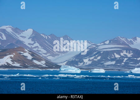Greenland, Scoresbysund, aka Scoresby Sund. Large icebergs near Ittoqqortoormiit. Stock Photo