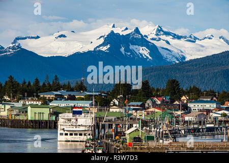 USA, Alaska, Petersburg. Docks, harbor and coast range Stock Photo