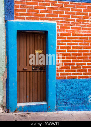 Mexico, Guanajuato, Colorful Back Alley Stock Photo