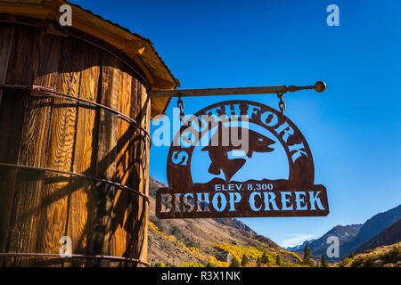 Sign on the South Fork of Bishop Creek, Inyo National Forest, Sierra Nevada Mountains, California, USA Stock Photo