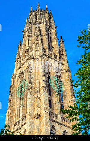 Harkness Tower, Yale University, New Haven, Connecticut. Completed in 1922 as part of Memorial Quadrangle. Stock Photo