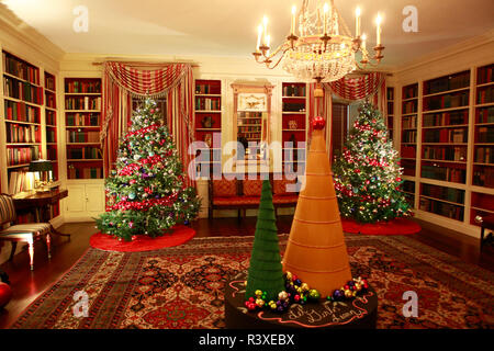 The Library as part of the Christmas decorations at the White House in December 2016 Stock Photo