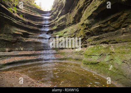 Waterfall in sandstone canyons of Starved Rock State Park in Oglesby, Illinois Stock Photo