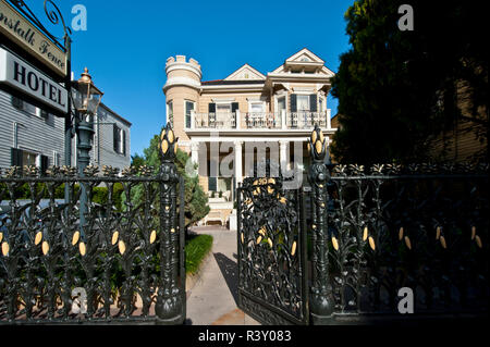 USA, Louisiana, New Orleans, French Quarter, Cornstalk Hotel and Fence Stock Photo