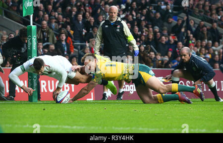 London, UK, 24 November, 2018 Jonny May of England  goes over for his try during Quilter International between England  and Australia at Twickenham stadium , London, England on 24 Nov 2018.  Credit Action Foto Sport C Credit: Action Foto Sport/Alamy Live News Stock Photo