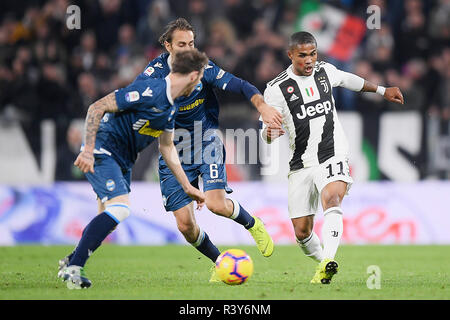 Turin, Italy. 24th Nov 2018. Photo LaPresse - Fabio Ferrari November 24, 2018 Turin, Italy sport soccer Juventus Fc vs Spal - Italian Football Championship League A TIM 2018/2019 - Allianz Stadium. In the pic:Douglas Costa (Juventus F.C.); Credit: LaPresse/Alamy Live News Stock Photo